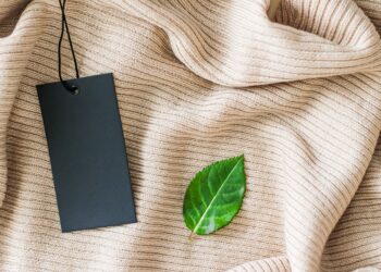 _ दुबई में फॉल फैशन ट्रेंड्स: ठंडे मौसम के लिए सस्टेनेबल स्टाइल