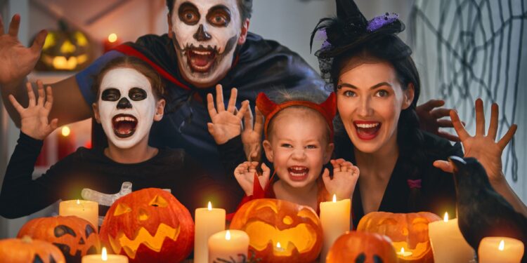 万圣节手工和服装 - 迪拜家庭DIY创意 1