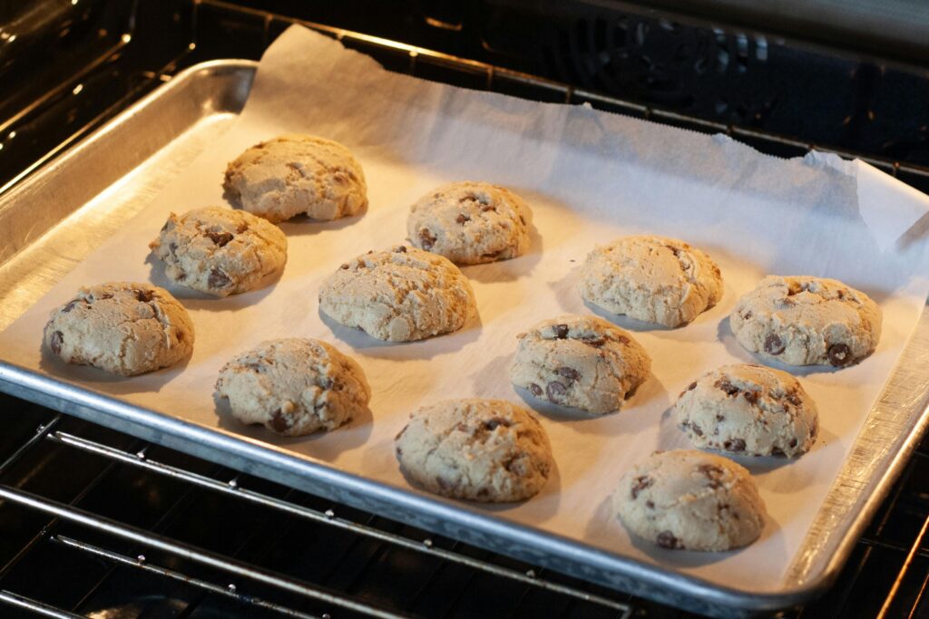 迪拜烤箱中的无麸质烘焙饼干