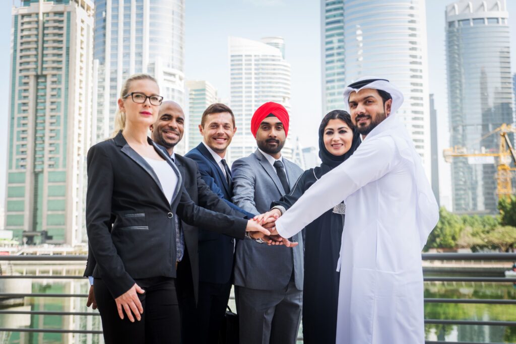 迪拜房地产法律 2026 投资者庆祝成功的迪拜房地产法律合规房地产交易