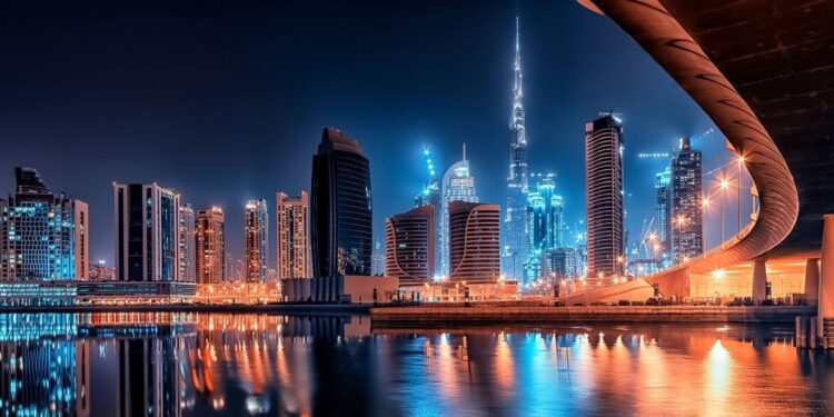 迪拜房地产科技创新，以智能建筑解决方案和未来派天际线为特色