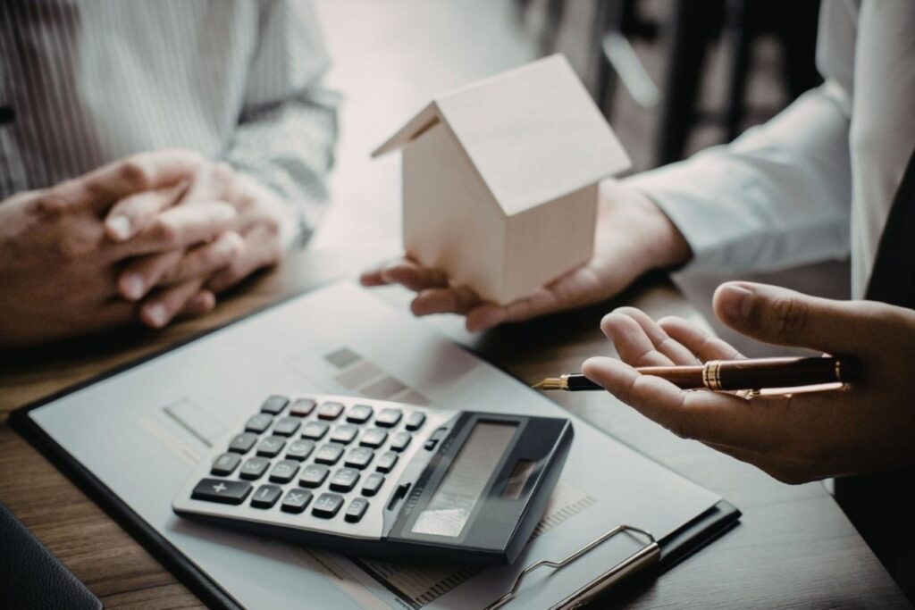 迪拜房地产市场第一季度投资会议，专业人士分析房地产回报和机会