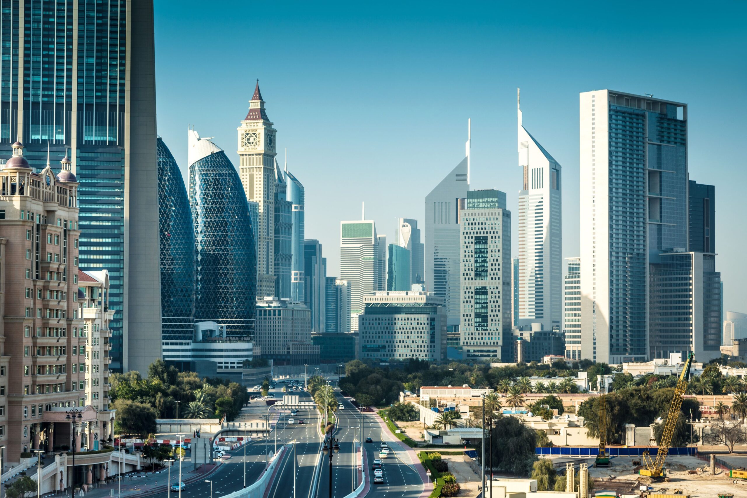 Quartier d'affaires de la zone franche de Dubaï avec des tours de bureaux modernes et un environnement de travail pour startups en 2026