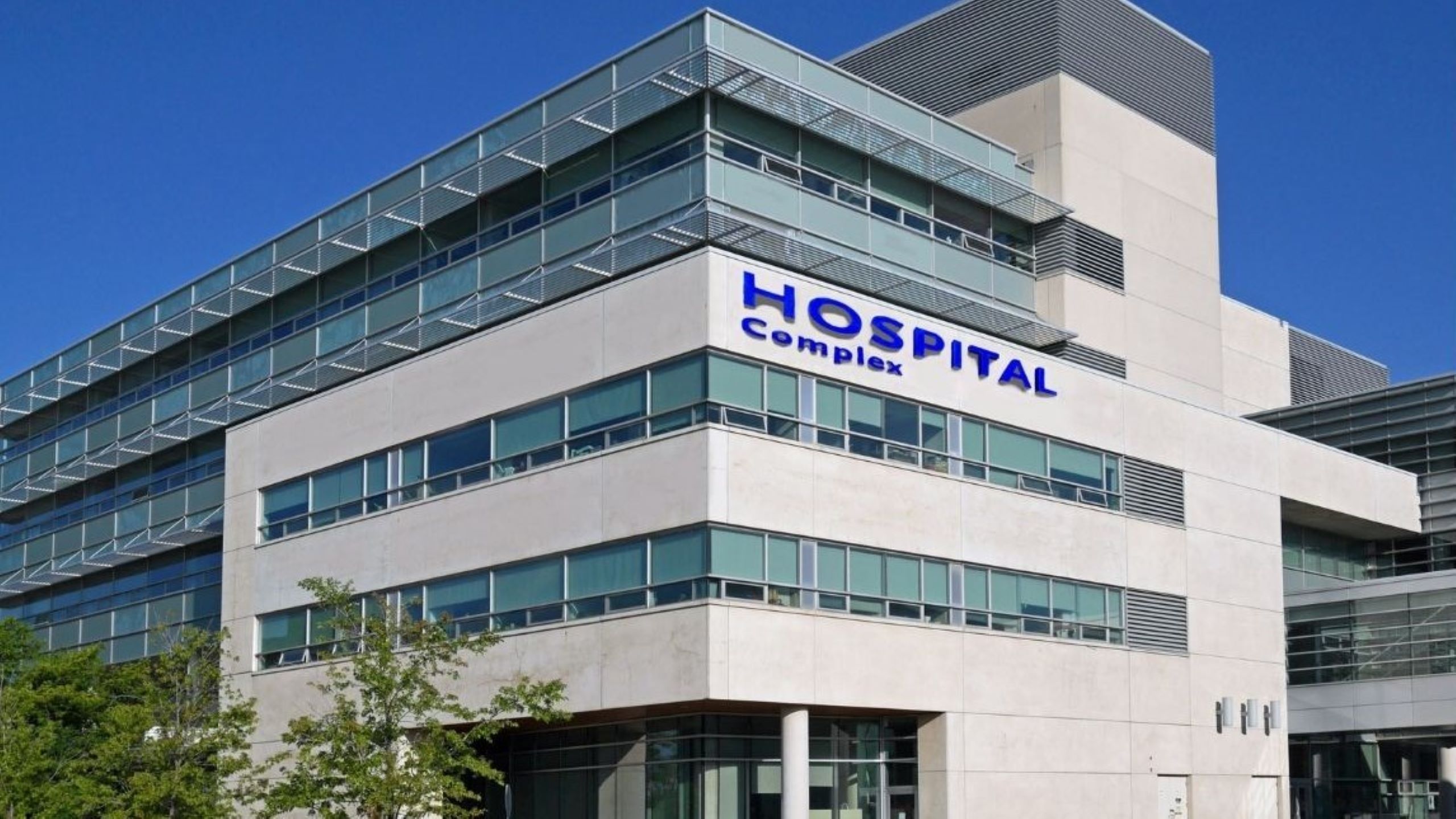 Inversión en atención médica de Dubái en el sector de hospitales privados modernos con infraestructura médica y horizonte